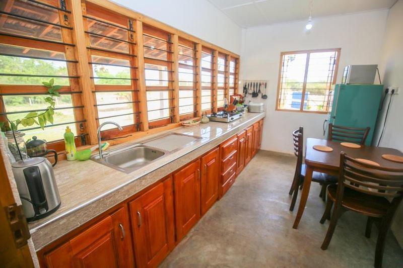 Donkey Clinic And Education Center Apartment Mannar Exterior photo